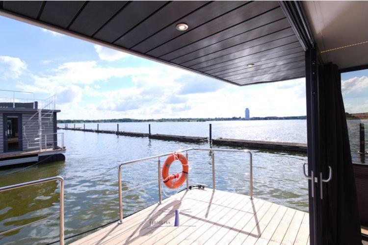 Отель Hausboot Fjord Aries Mit Dachterrasse In Шлезвиг Экстерьер фото